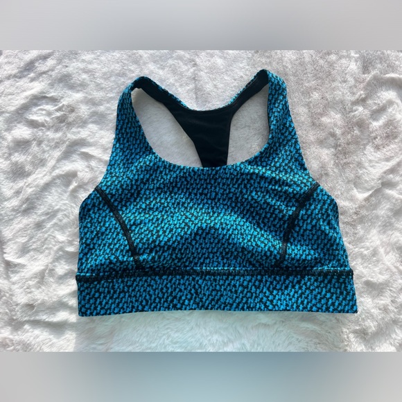 lululemon athletica Other - Lululemon Circuit Breaker Scatter Star Beach Blanket Blue Black Sport Bra Size 4